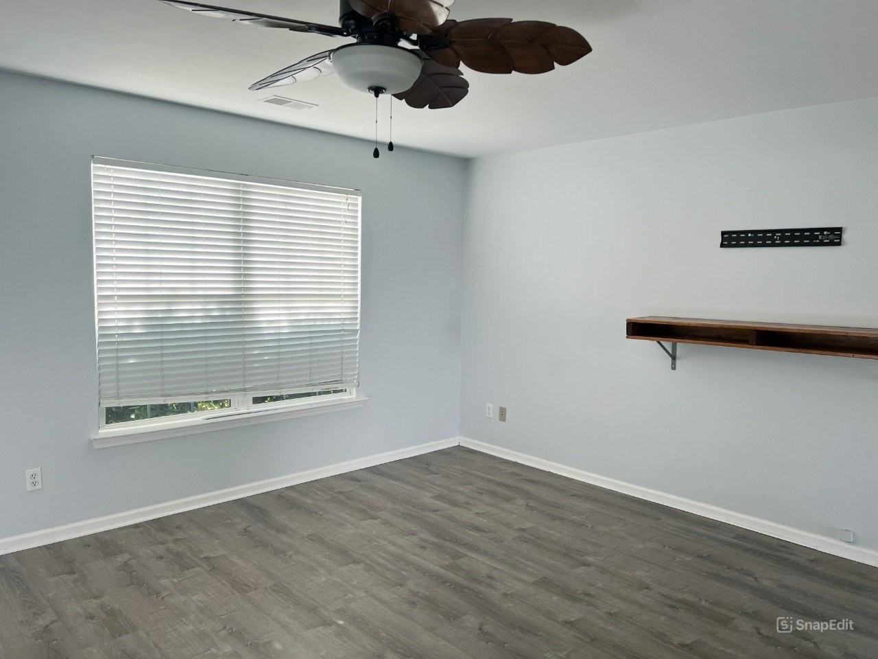 140 Wigmore Ln - Photo 2 of 28
