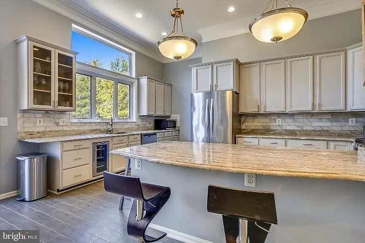 2932 Mainstone Dr - Photo 4 of 12