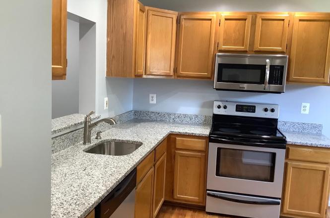 659 Realm Ct W - Photo 5 of 22