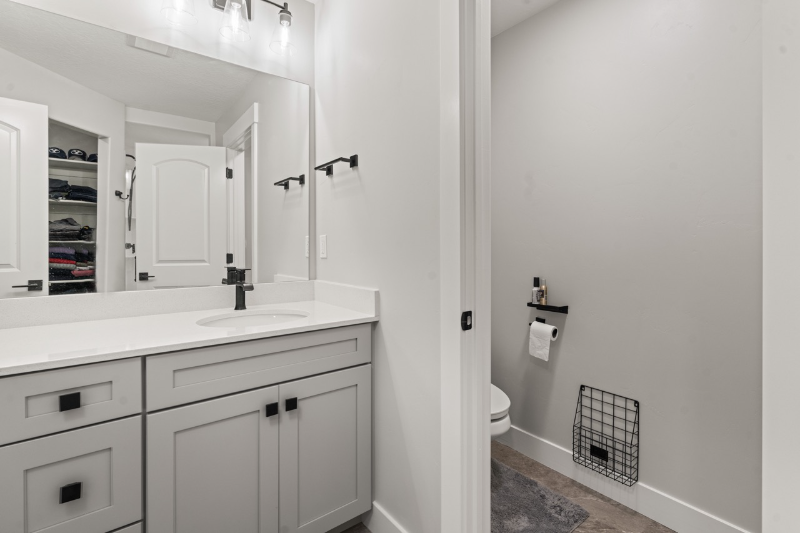 2081 Nw #2081N4100W - Photo 4 of 20