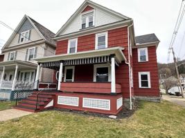 featured image of 647 Liberty St