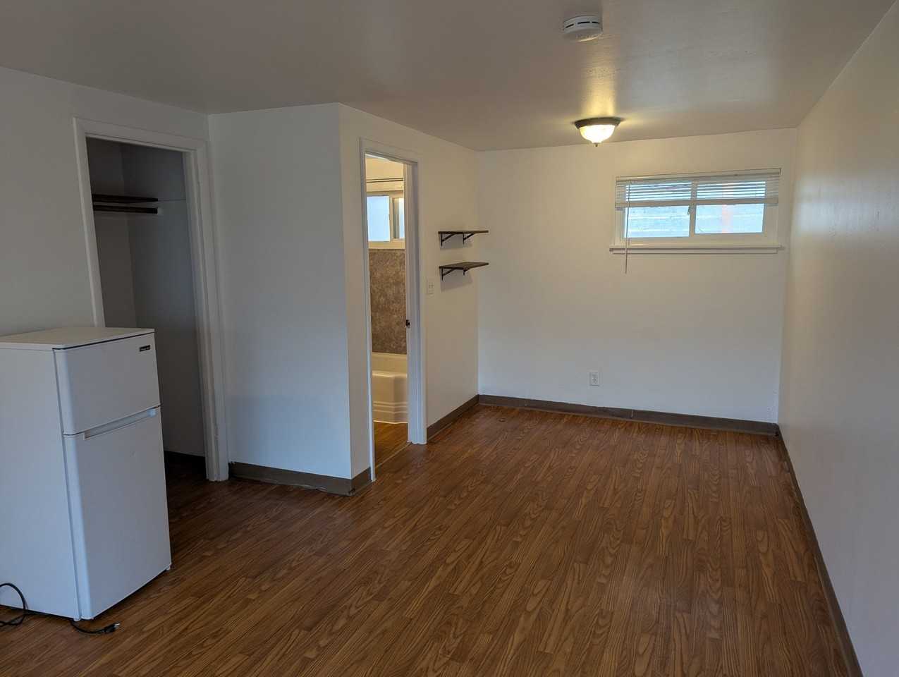 6542 Ravenna Ave Ne #2 - Photo 4 of 7