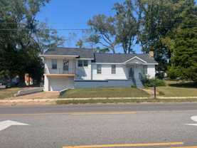 1413 N Pine St - Photo 1 of 1