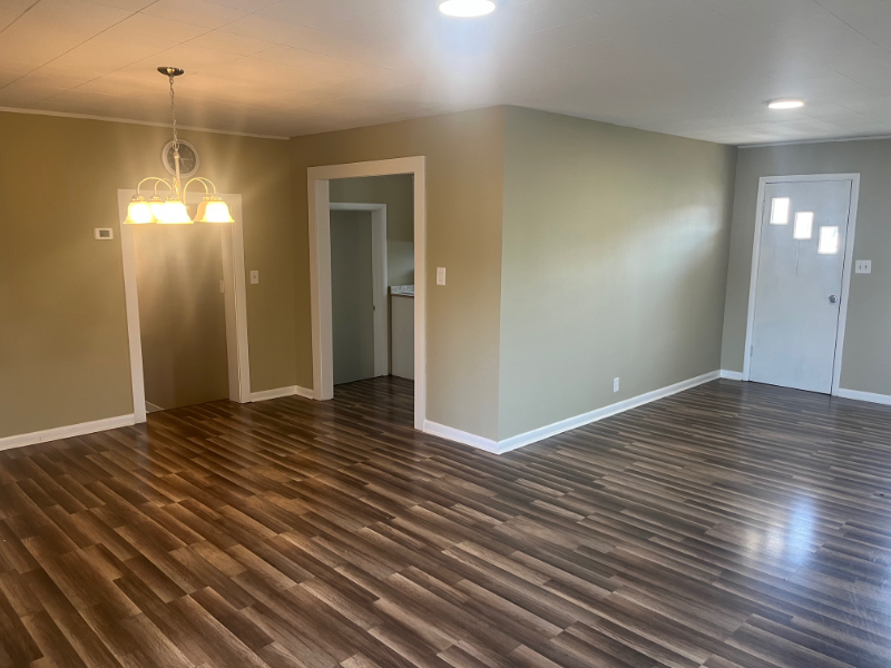 1413 N Pine St - Photo 3 of 15