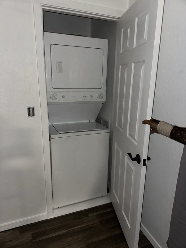 1705 Nw 48th St - Photo 5 of 9