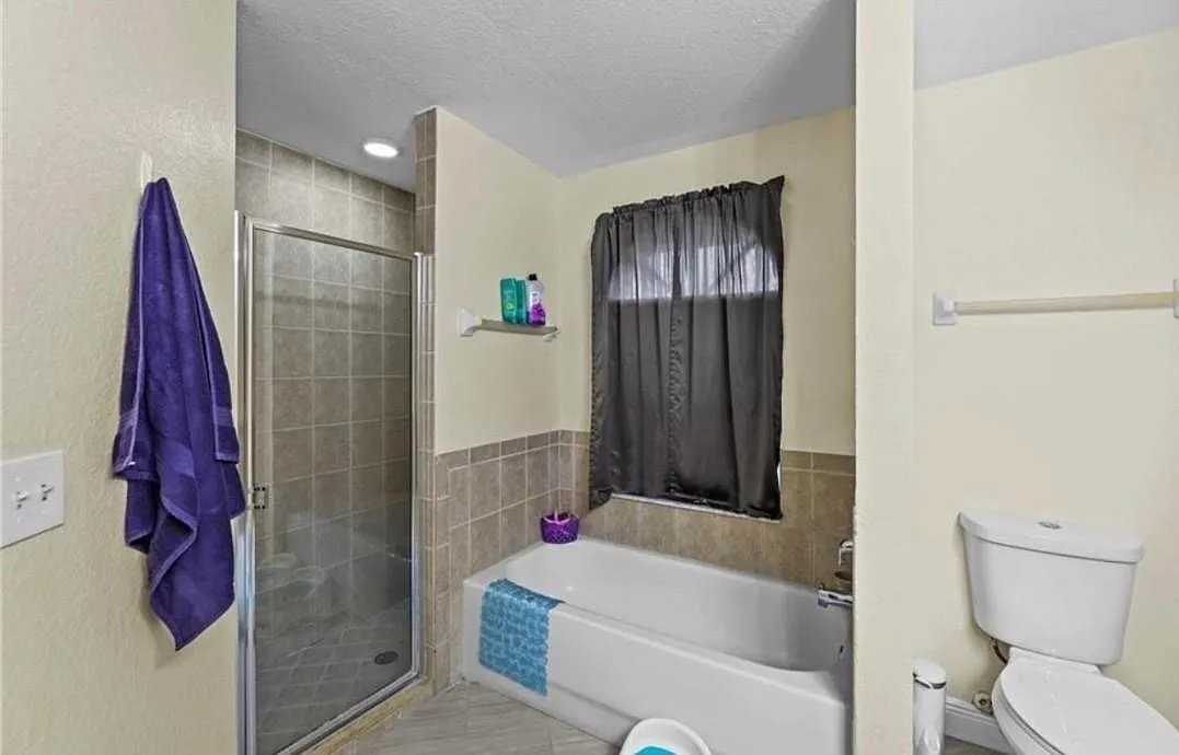 821 Nw Embers Ter - Photo 3 of 8