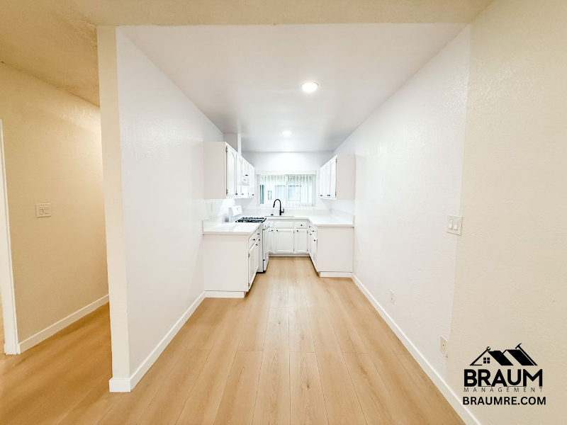 4636 Laurel Canyon Blvd #13 - Photo 5 of 18