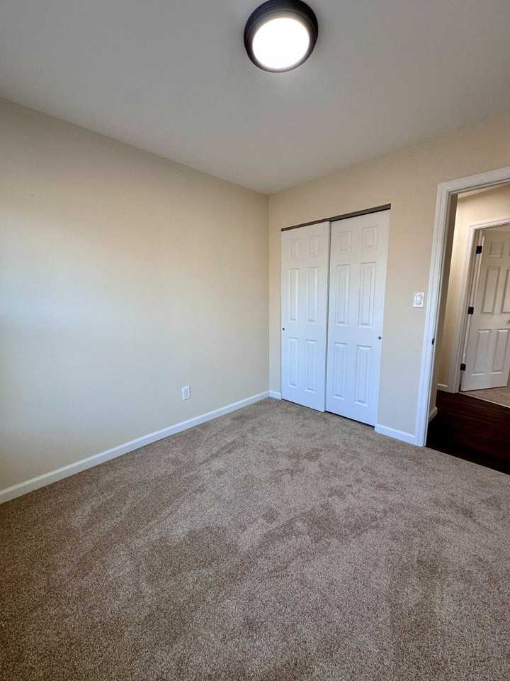 1290 Islip Ave #2 - Photo 4 of 9