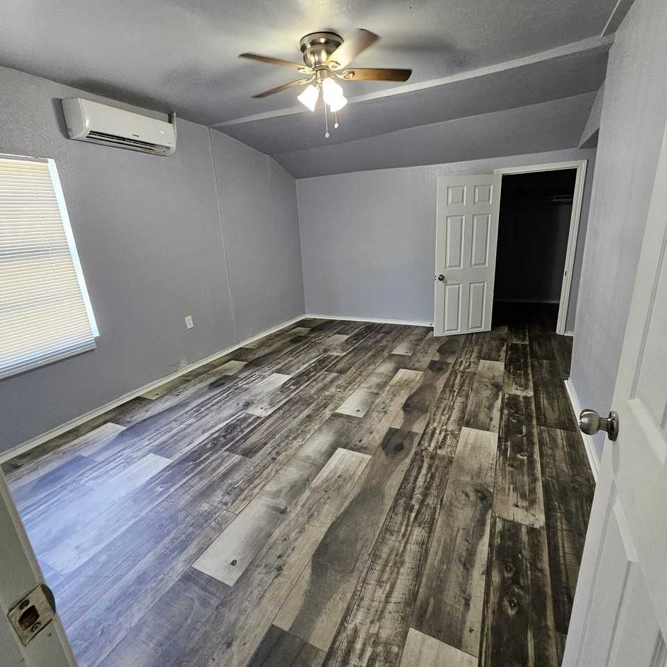 2826 Alaska Ave - Photo 5 of 21