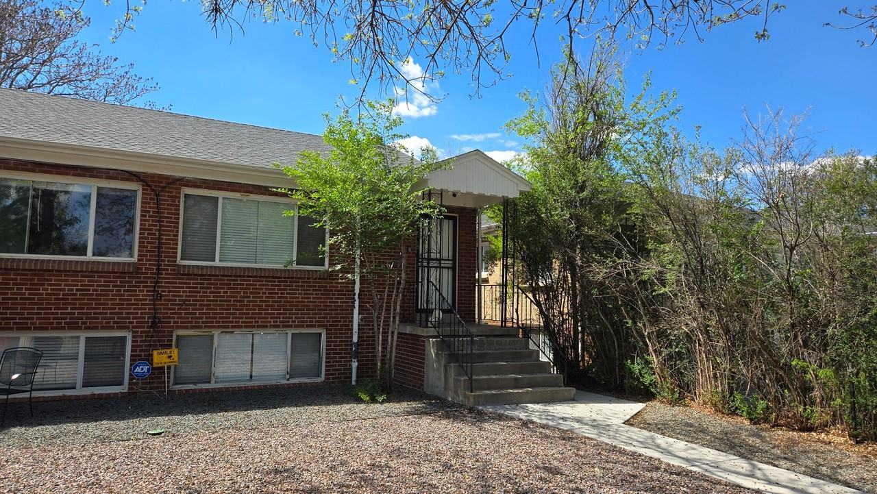 1557 1/2 Tamarac St - Photo 2 of 20