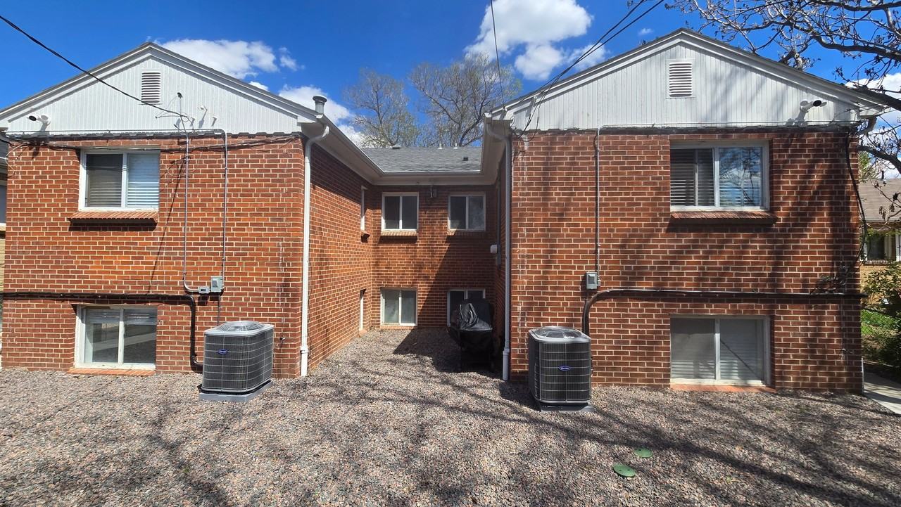 1557 1/2 Tamarac St - Photo 3 of 20