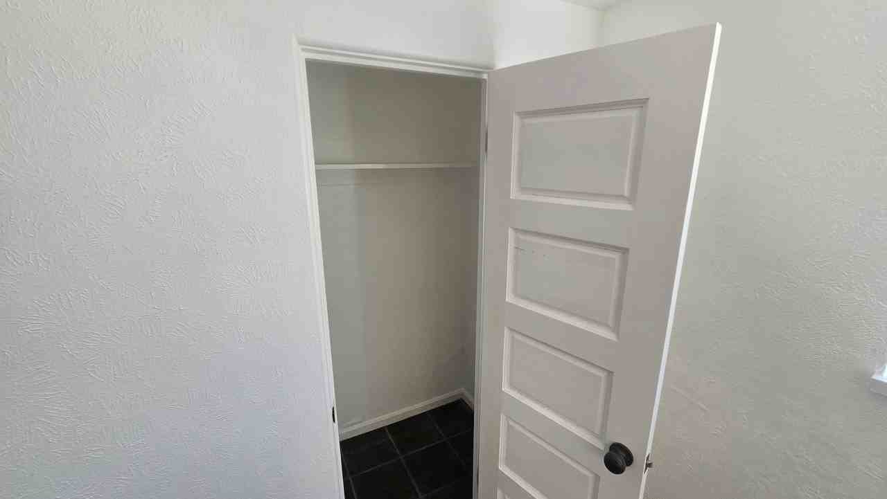 1557 1/2 Tamarac St - Photo 7 of 20