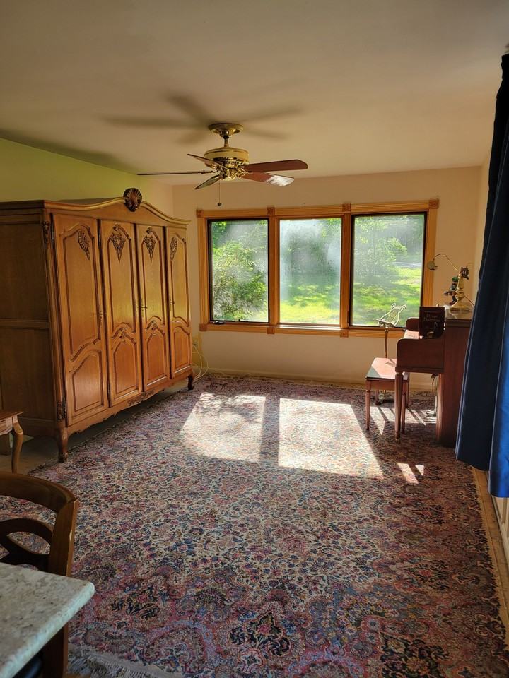605 Austin Ln - Photo 6 of 18
