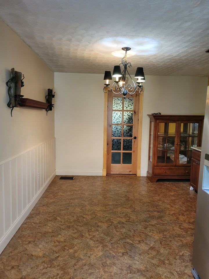 605 Austin Ln - Photo 7 of 18