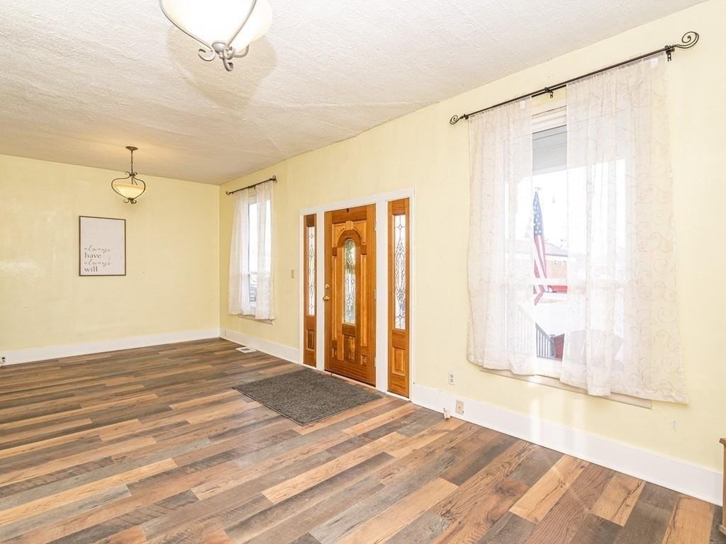 70 Washington Ave - Photo 2 of 16