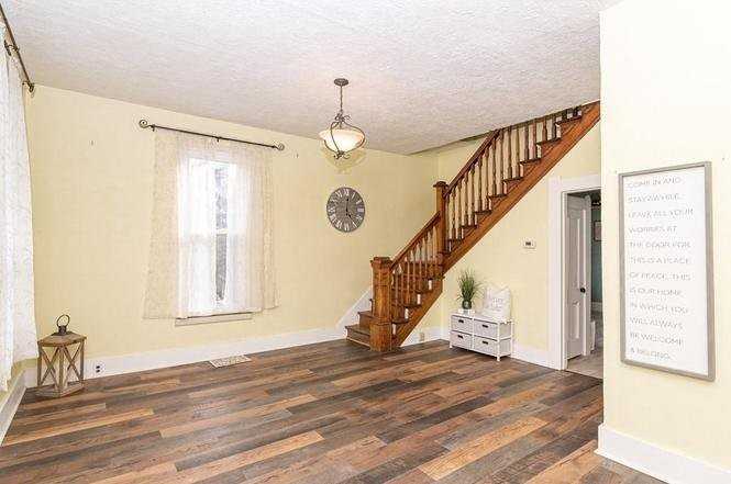 70 Washington Ave - Photo 3 of 16