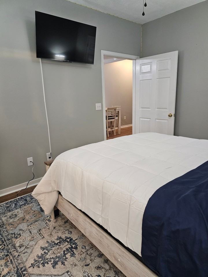 1257 Louisville St #3 - Photo 4 of 14
