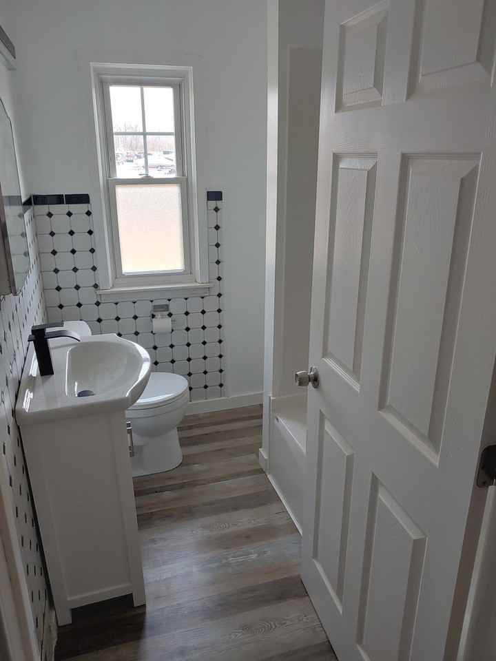 5647 Hoover St - Photo 7 of 13