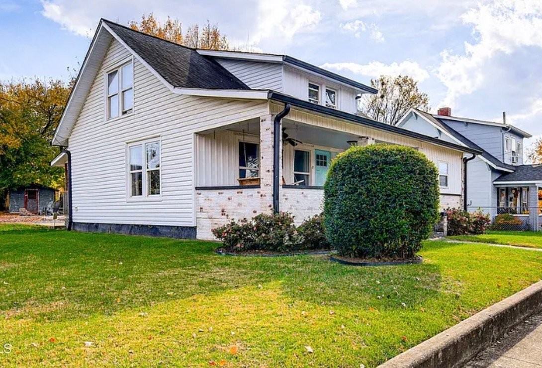 909 Poplar St - Photo 2 of 18