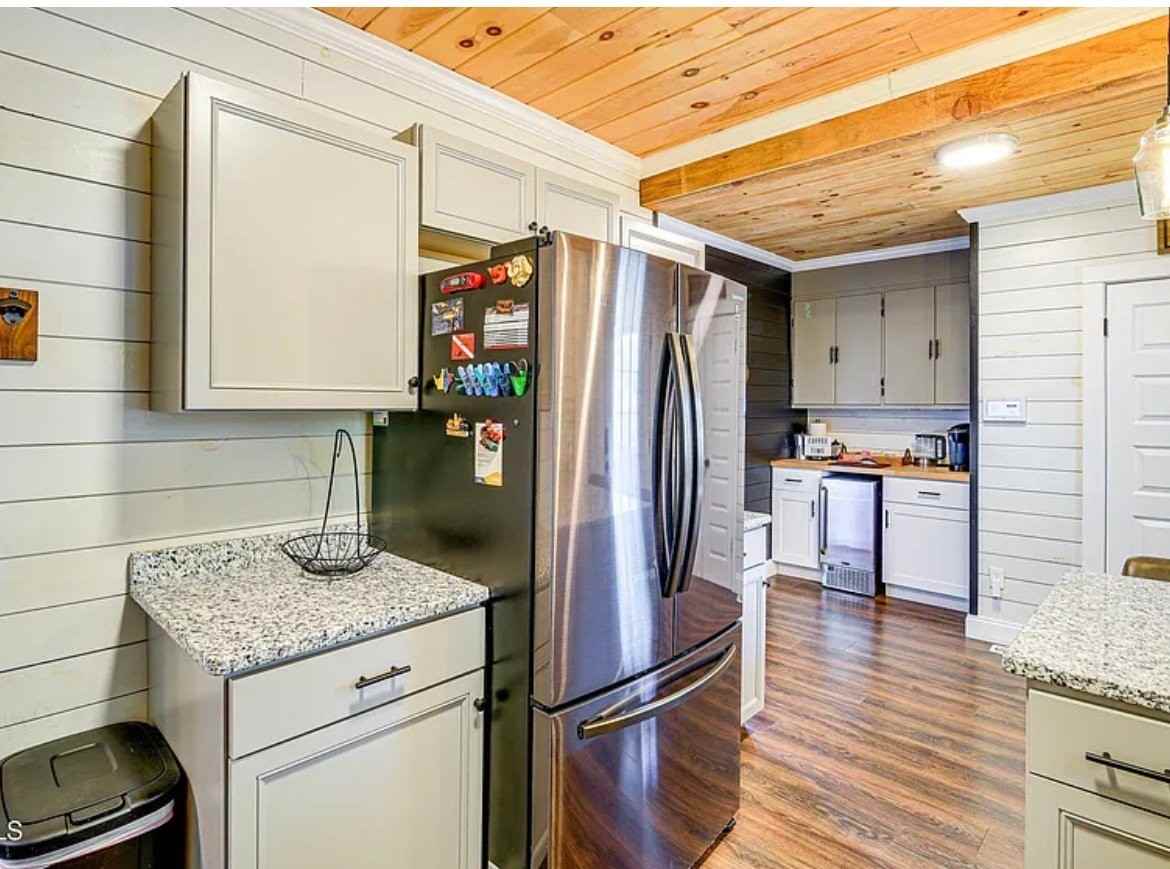 909 Poplar St - Photo 6 of 18