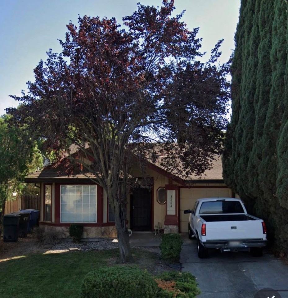 4264 Chinquapin Way