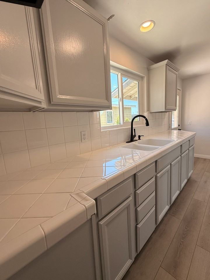 405 N San Gabriel Ave - Photo 2 of 18