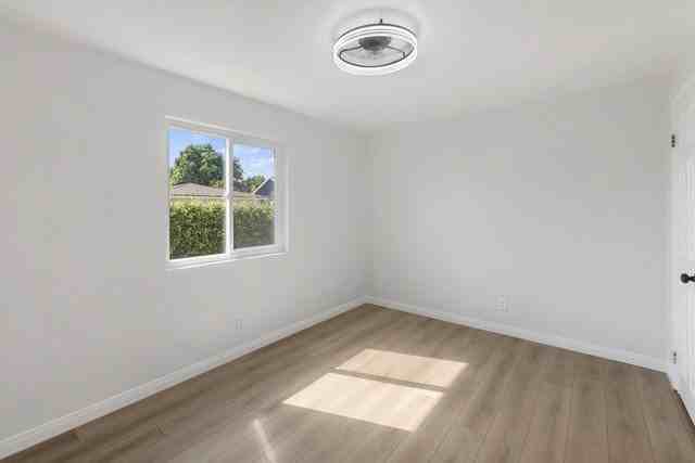405 N San Gabriel Ave - Photo 7 of 18