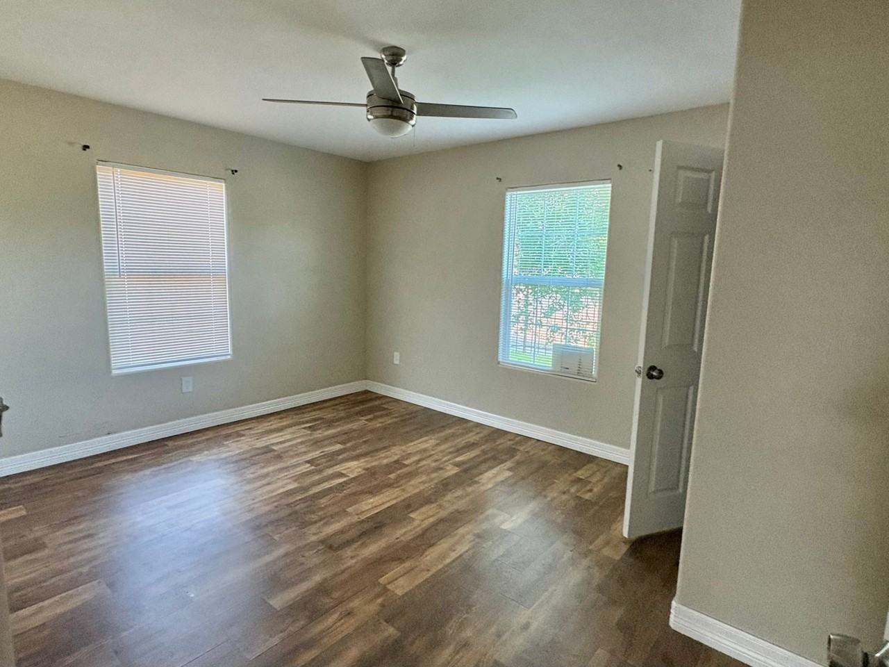 4042 Ramsey St - Photo 4 of 9