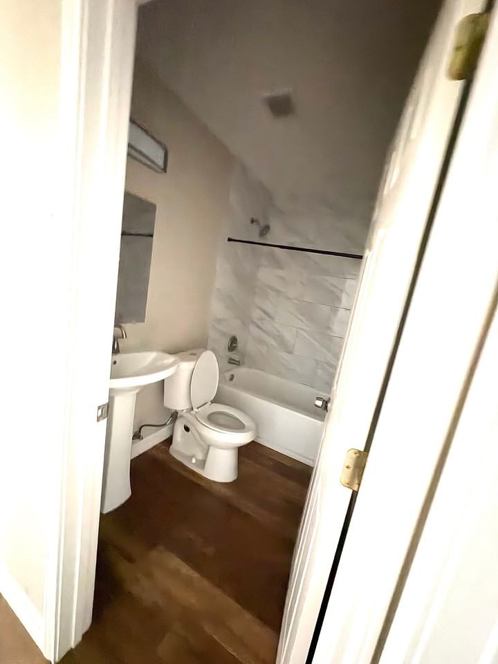 4042 Ramsey St - Photo 5 of 9