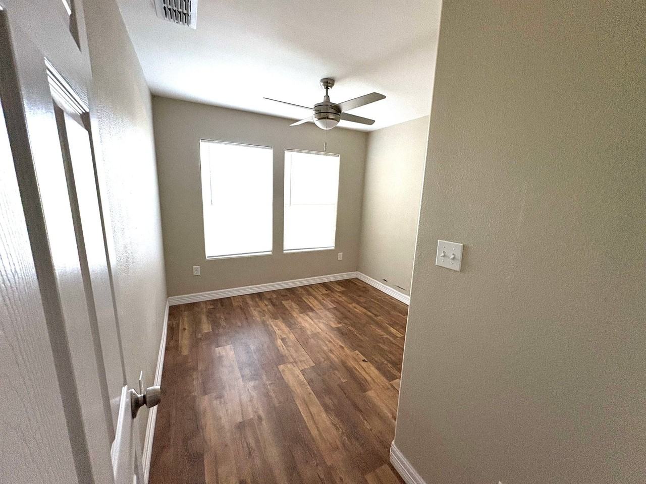 4042 Ramsey St - Photo 6 of 9