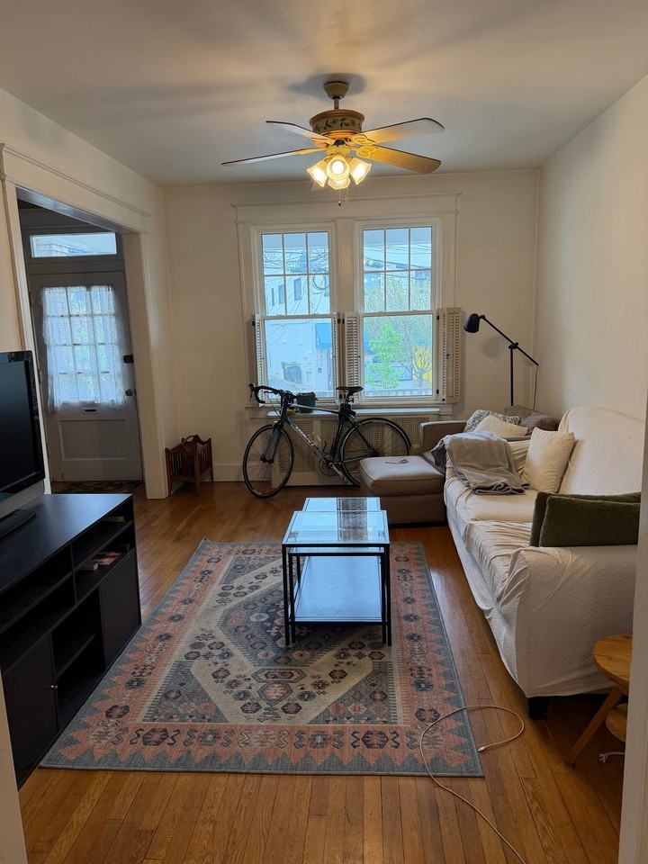 2414 37th St Nw - Photo 4 of 10