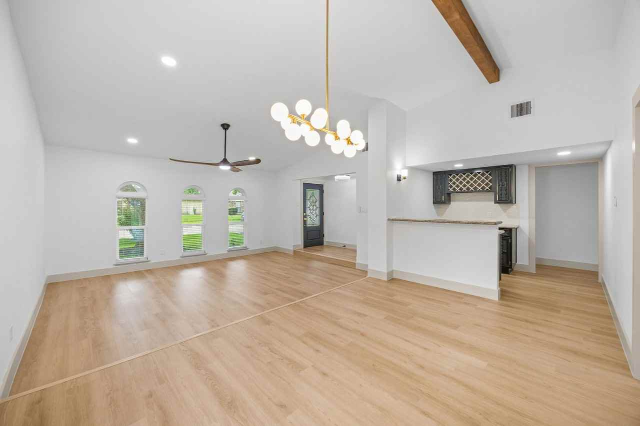 2010 Quail Valley East Dr - Photo 7 of 20