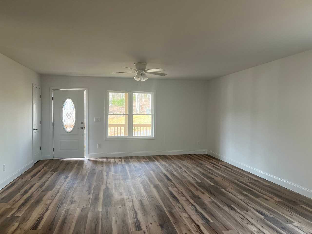 180 Patriot Pl - Photo 5 of 19