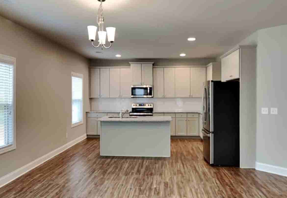 243 Sage Dr - Photo 4 of 10