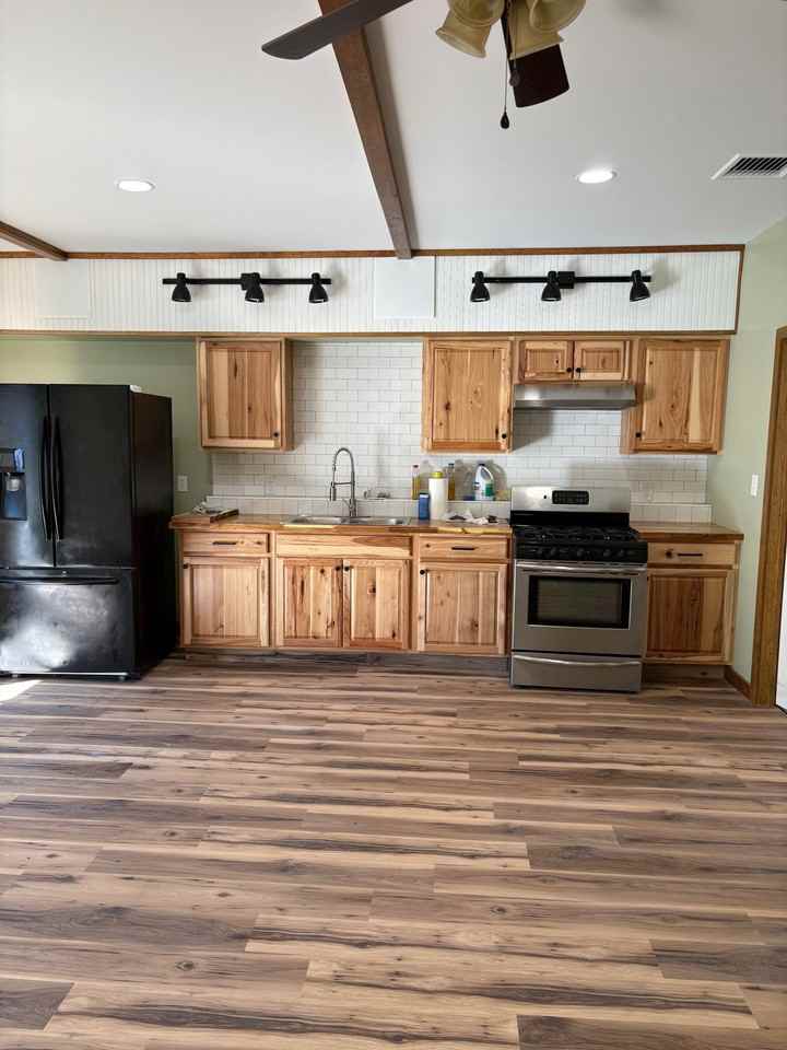 759 Kings Hwy - Photo 2 of 8