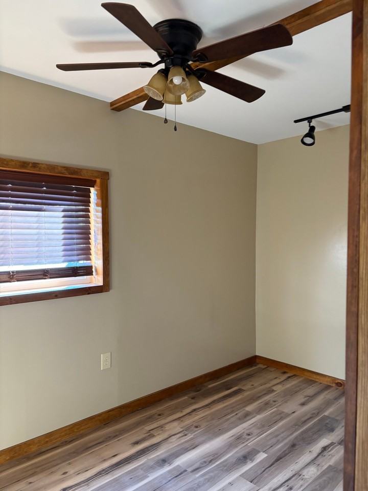 759 Kings Hwy - Photo 7 of 8