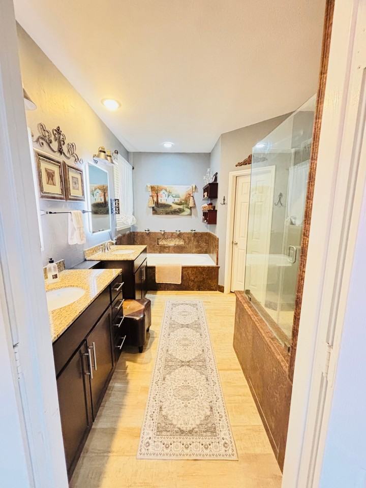 1740 Forest Glen Dr - Photo 6 of 20