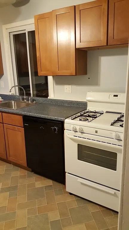 80 Foxon Blvd - Photo 3 of 11
