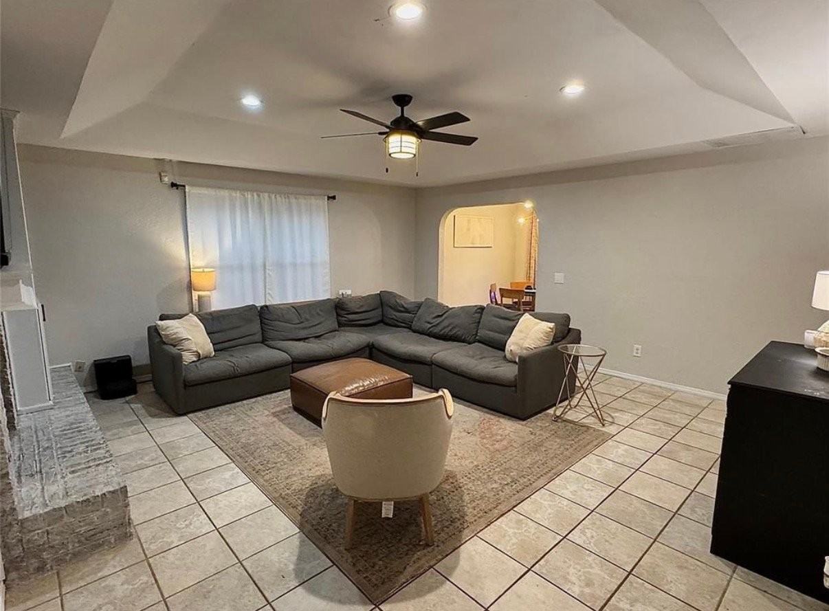6709 Nw 124th Ter - Photo 3 of 13