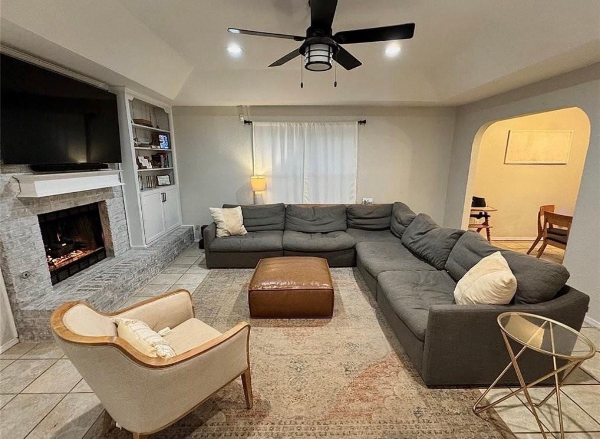 6709 Nw 124th Ter - Photo 4 of 13