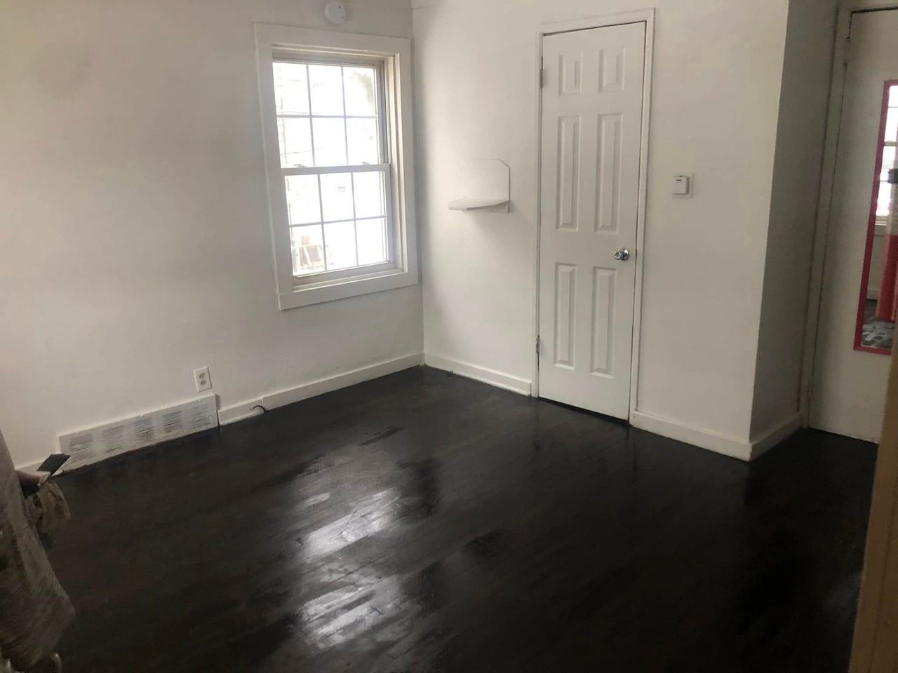 1234 Egleston Ave #B - Photo 2 of 6