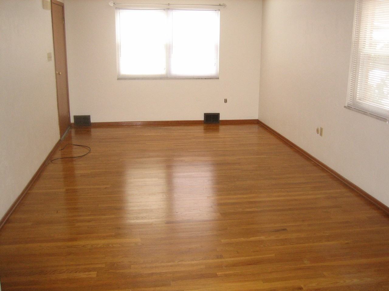 149 S Euclid Ave #1 - Photo 3 of 5