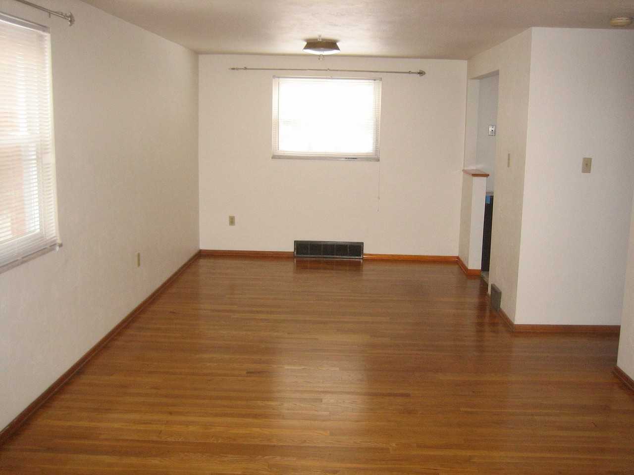 149 S Euclid Ave #1 - Photo 4 of 5