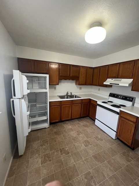 546 S Charity St #4 - Photo 2 of 8