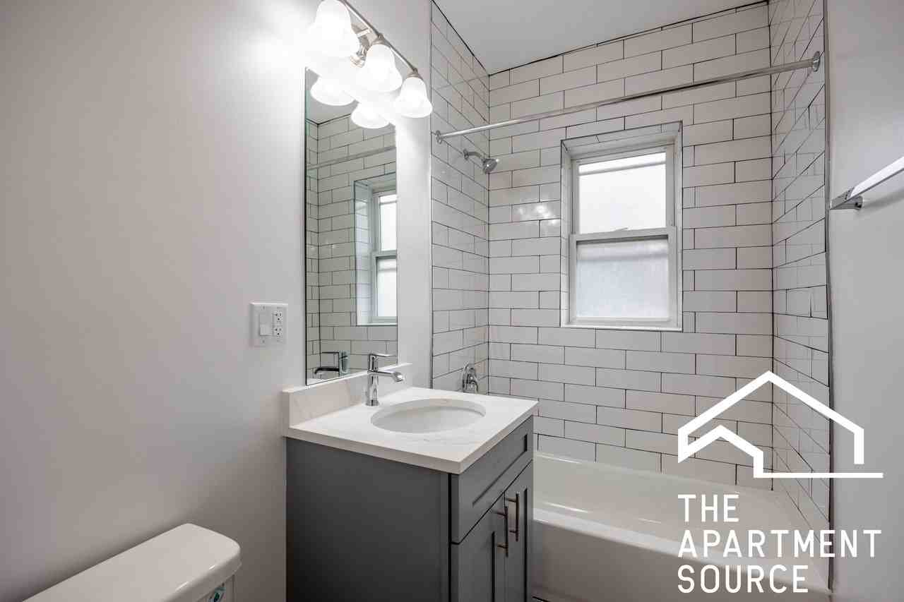 1153 W Lunt Ave #1149-3 - Photo 5 of 16