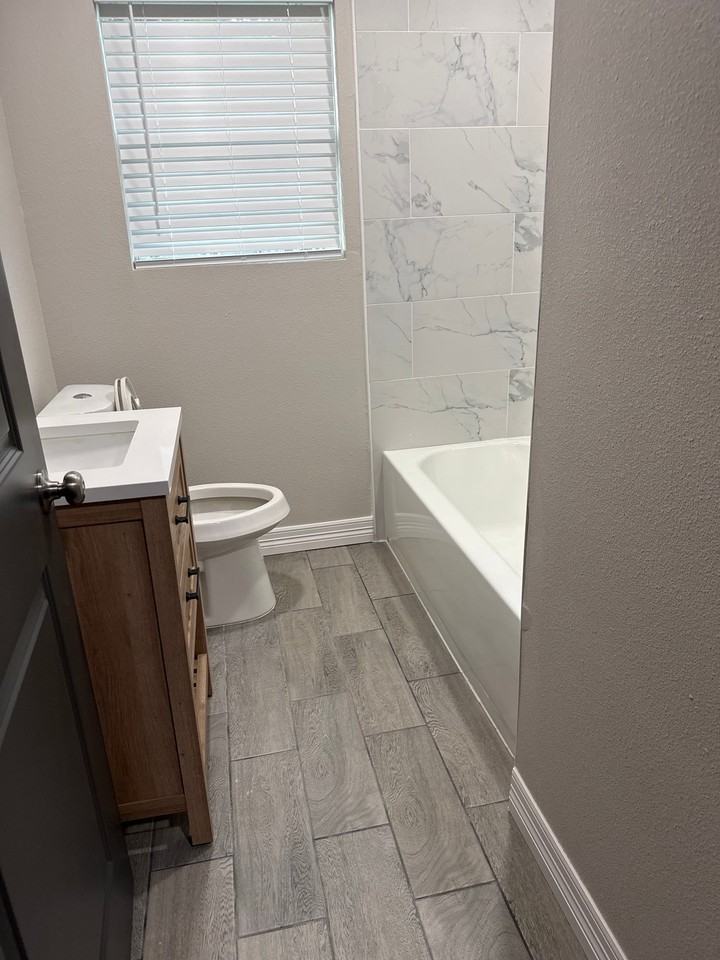 4730 Ingram Dr - Photo 4 of 11