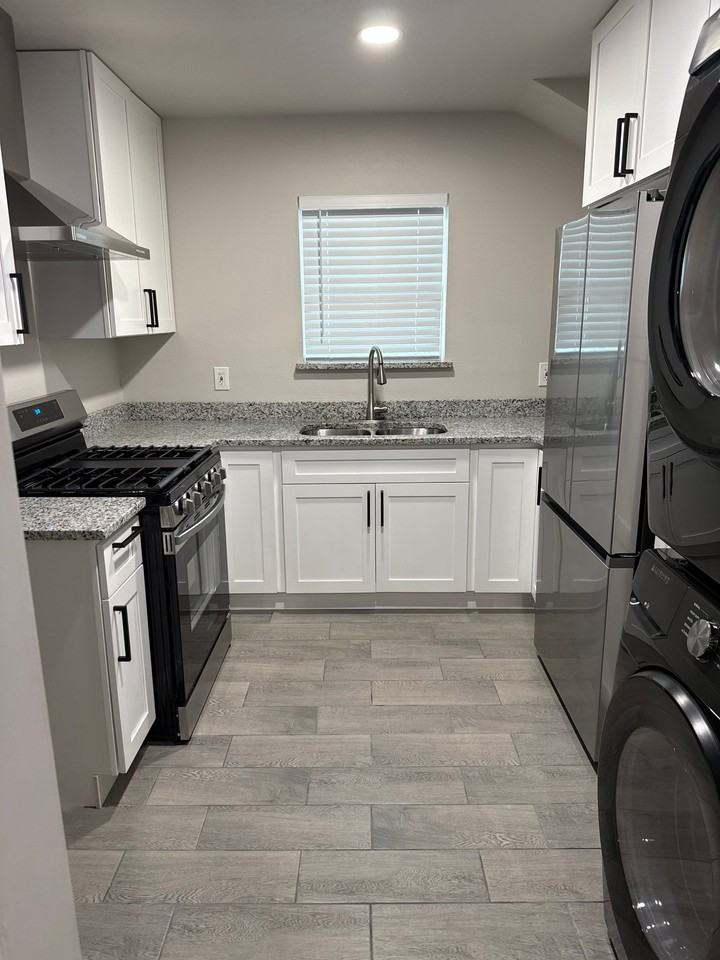 4730 Ingram Dr - Photo 5 of 11