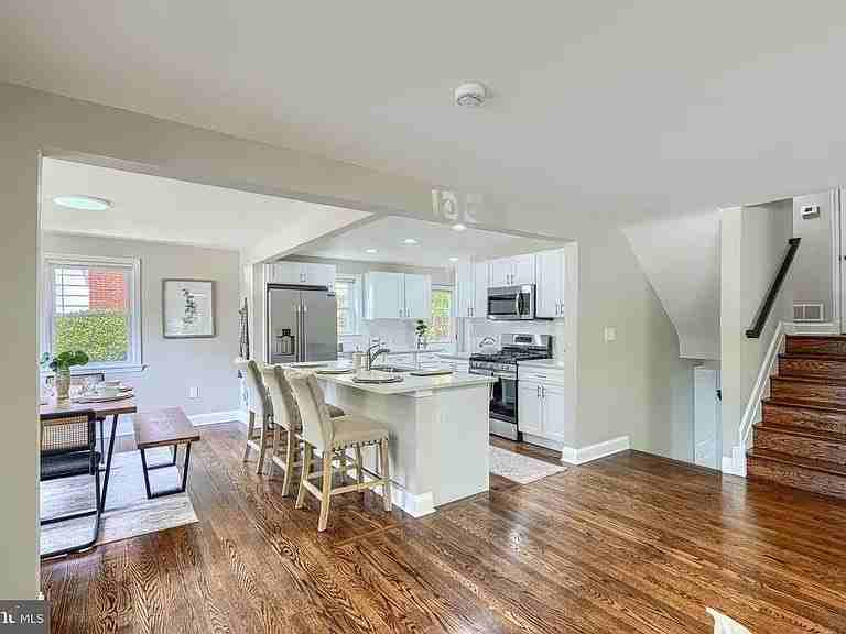 821 Nottingham Rd - Photo 3 of 10