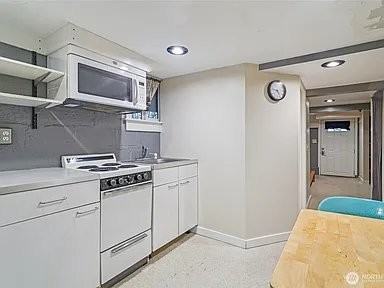 3915 S Edmunds St #3 - Photo 3 of 9