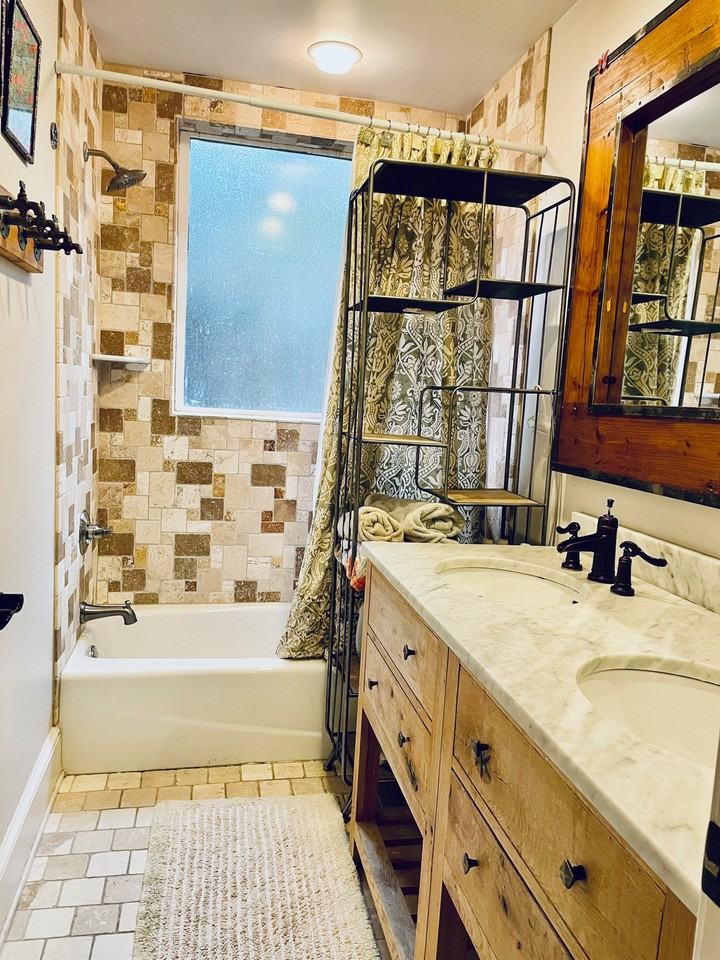 762 Clemont Dr Ne - Photo 2 of 7